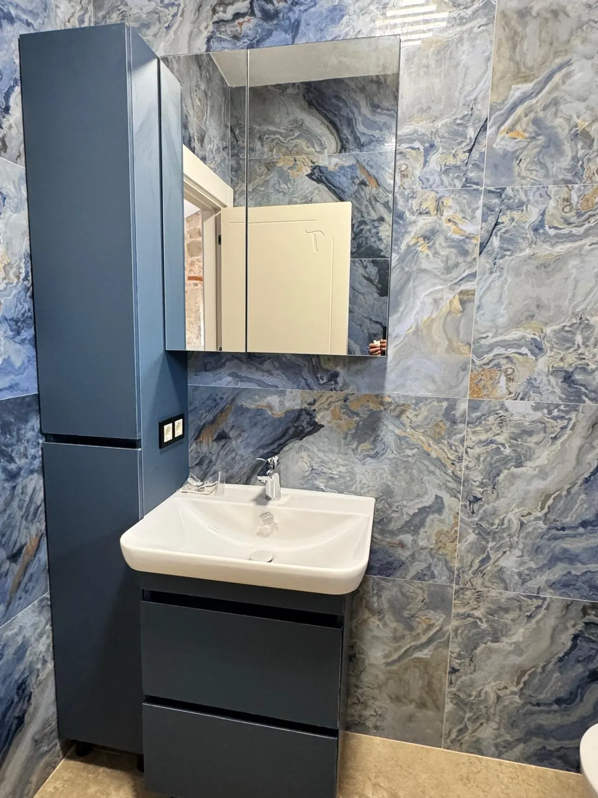 Banyo — Mavi mermer banyo